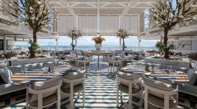 The Marquee | Silver Ray